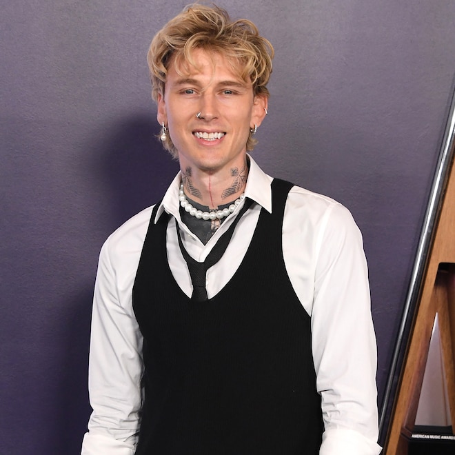mgk arrives at the 2025 American Music Awards at Fontainebleau Las Vegas on May 26, 2025 in Las Vegas, Nevada.